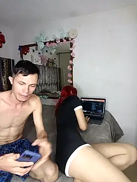 laura arias018 online show from 11/22/25, 12:10