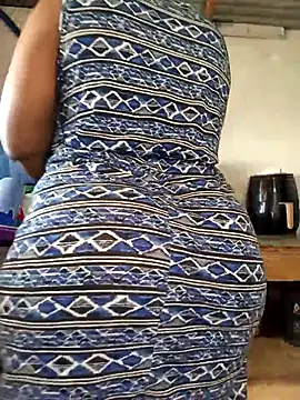 curvyloneah75 online show from 05/04/26, 07:44