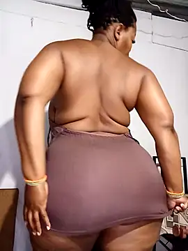 curvyloneah75 online show from 12/17/25, 05:23