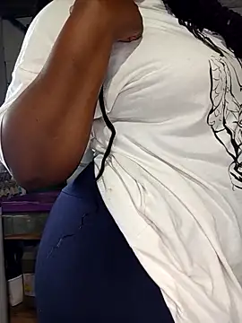 curvyloneah75 online show from 04/14/26, 09:14