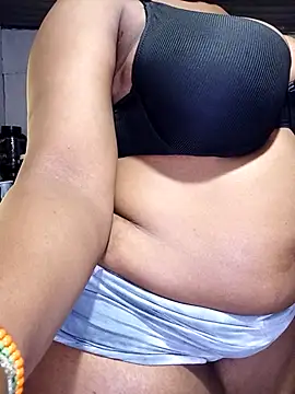 curvyloneah75 online show from 11/02/25, 04:39