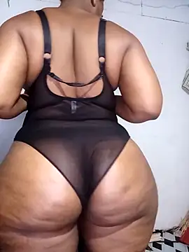 curvyloneah75 online show from 12/04/25, 04:33