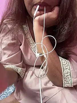 Snapshot of _nishalove19 chatting on 02/01/25, 10:12 nishalove19 online show from 02/01/25, 10:12