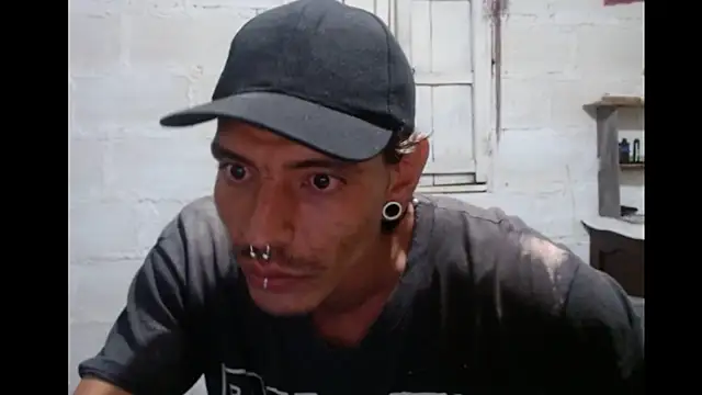 tayler punk noise online show from 02/17/25, 01:15