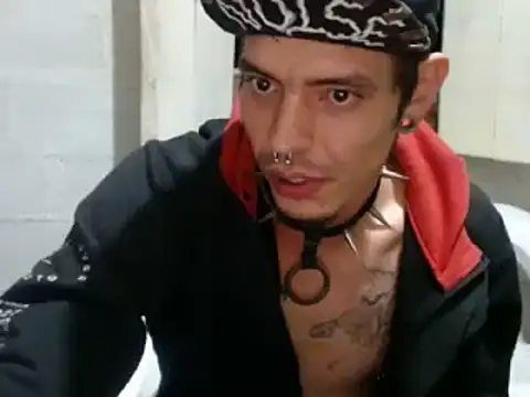 tayler punk noise online show from 12/24/24, 11:33