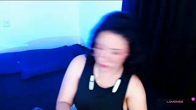 Snapshot of DollCam__ chatting on 09/19/25, 01:20 DollCam online show from 09/19/25, 01:20