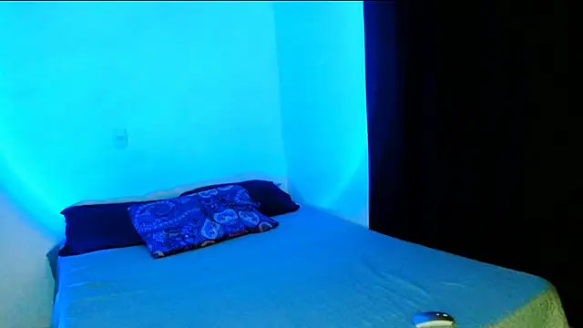 Snapshot of DollCam__ chatting on 10/21/25, 11:26 DollCam online show from 10/21/25, 11:26