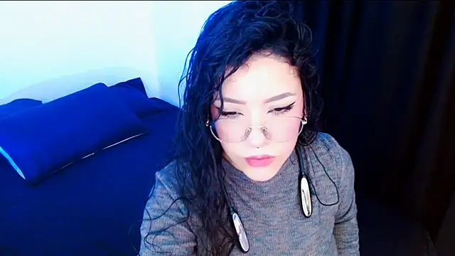 Snapshot of DollCam__ chatting on 09/26/25, 11:22 DollCam online show from 09/26/25, 11:22