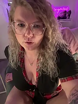 CurvyAnonymousGirl89 online show from 02/09/26, 06:06