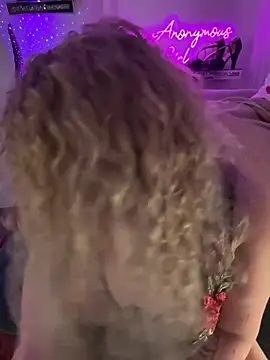 CurvyAnonymousGirl89 online show from 02/03/26, 08:47