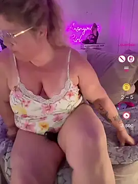 CurvyAnonymousGirl89 online show from 06/26/26, 03:29