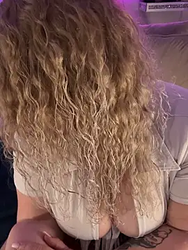 CurvyAnonymousGirl89 online show from 02/15/26, 07:57