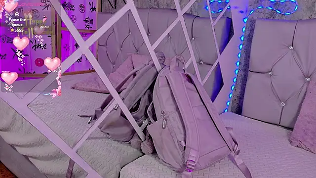 Snapshot of Megan_sophia2 chatting on 10/17/25, 01:02 Megan sophia2 online show from 10/17/25, 01:02