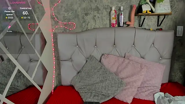 Snapshot of Megan_sophia2 chatting on 09/11/25, 03:45 Megan sophia2 online show from 09/11/25, 03:45