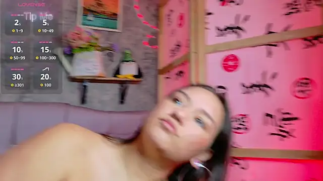 Snapshot of Megan_sophia2 chatting on 10/06/25, 01:56 Megan sophia2 online show from 10/06/25, 01:56