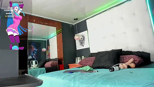 Pandora Rey2 online show from 11/17/25, 01:48