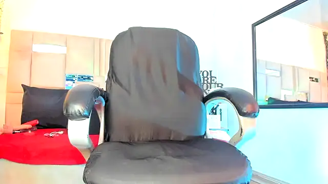 natacha  black  online show from 02/20/25, 11:10