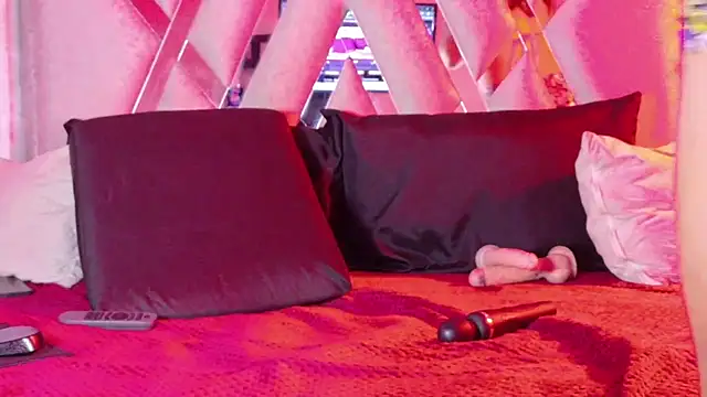 natacha  black  online show from 11/23/25, 08:24