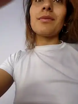 Snapshot of varenkaivanova_22 chatting on 01/08/25, 03:29 varenkaivanova 22 online show from 01/08/25, 03:29
