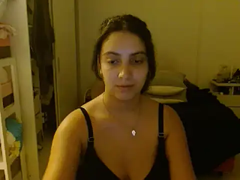 Snapshot of xBubblyBarbiexx chatting on 02/05/25, 02:08 xBubblyBarbiexx online show from 02/05/25, 02:08