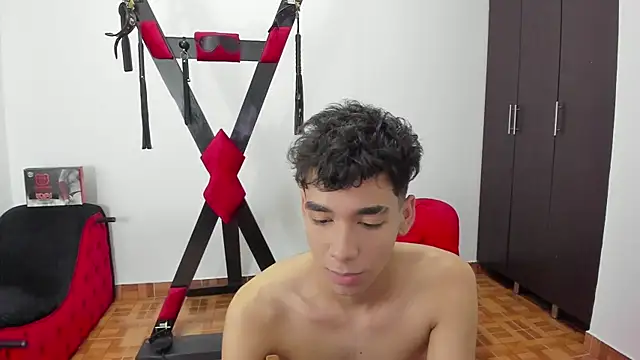 Snapshot of Harry_LatinBoy chatting on 01/07/25, 10:41 Harry LatinBoy online show from 01/07/25, 10:41