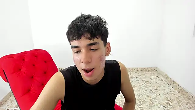 Snapshot of Harry_LatinBoy chatting on 02/24/25, 10:36 Harry LatinBoy online show from 02/24/25, 10:36