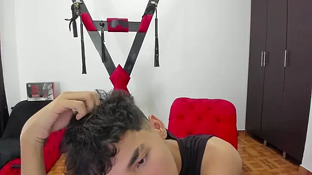 Snapshot of Harry_LatinBoy chatting on 01/08/25, 01:42 Harry LatinBoy online show from 01/08/25, 01:42