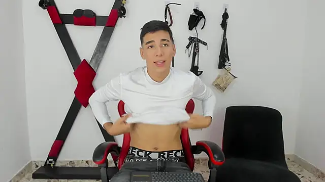 Snapshot of Harry_LatinBoy chatting on 11/10/25, 07:30 Harry LatinBoy online show from 11/10/25, 07:30