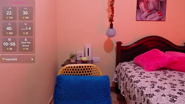 Snapshot of sara_florez1 chatting on 03/21/25, 02:18 sara florez1 online show from 03/21/25, 02:18