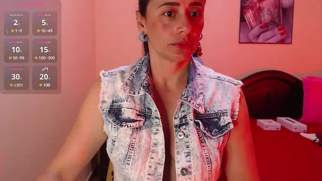 Snapshot of sara_florez1 chatting on 03/15/25, 10:57 sara florez1 online show from 03/15/25, 10:57