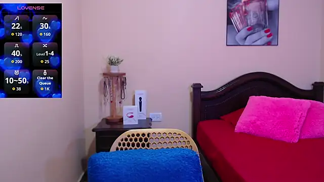 Snapshot of sara_florez1 chatting on 09/11/25, 09:53 sara florez1 online show from 09/11/25, 09:53