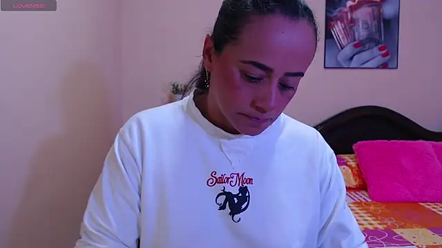 sara florez1 online show from 01/13/26, 12:09