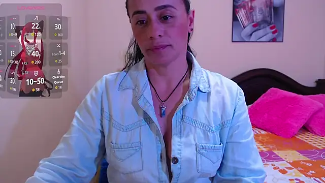 Snapshot of sara_florez1 chatting on 10/02/25, 12:58 sara florez1 online show from 10/02/25, 12:58