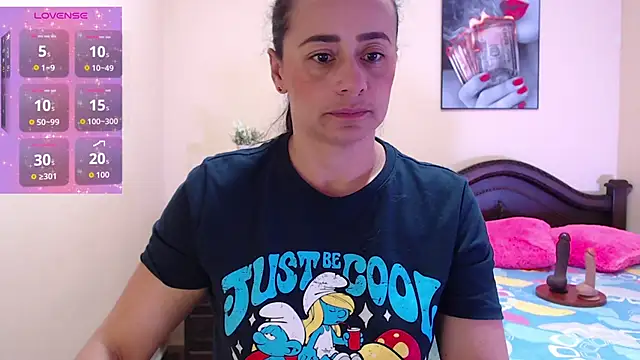 Snapshot of sara_florez1 chatting on 11/01/25, 11:04 sara florez1 online show from 11/01/25, 11:04