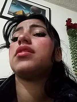 Naomy veracruz  online show from 11/15/25, 12:20