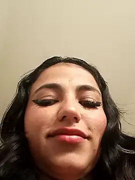 Naomy veracruz  online show from 11/18/25, 12:30