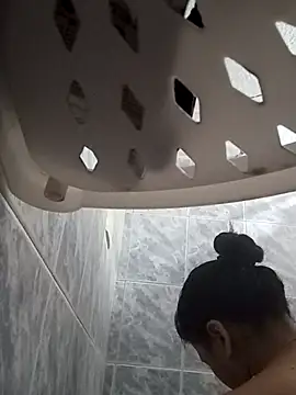 Naomy veracruz  online show from 12/20/25, 10:07