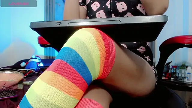 Alessa mullen online show from 11/05/25, 03:09