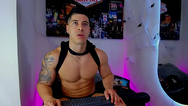 Snapshot of lukasgreene chatting on 10/21/25, 04:01 lukasgreene online show from 10/21/25, 04:01