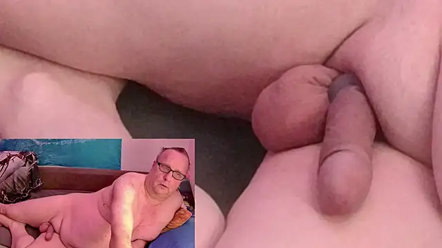 Manfred1012 online show from 10/24/25, 02:43