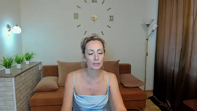 Julia Cherry  online show from 01/26/25, 07:32