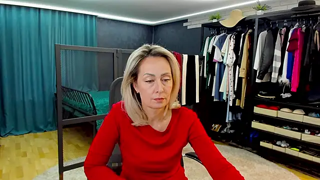 Julia Cherry  online show from 05/12/26, 12:11