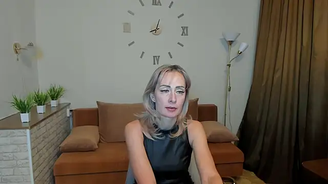 Julia Cherry  online show from 01/16/25, 01:58