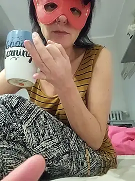 Vagabondainnamorata online show from 11/25/25, 03:56