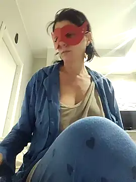 Vagabondainnamorata online show from 11/15/25, 04:05