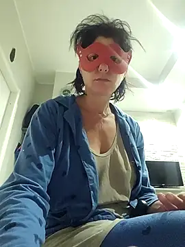 Vagabondainnamorata online show from 10/27/25, 04:13