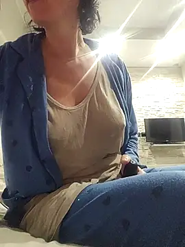 Vagabondainnamorata online show from 11/28/25, 04:12