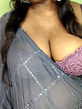 Snapshot of TANIYA-98 chatting on 04/22/26, 02:51 TANIYA-98 online show from 04/22/26, 02:51
