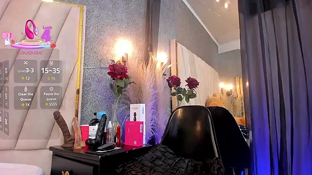 Madison-Diaz online show from 12/05/25, 01:43