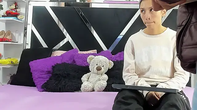 abby eemily online show from 10/08/25, 12:07